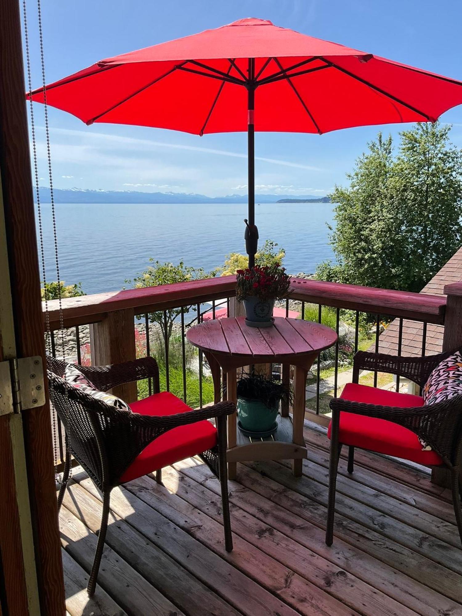 Blitz Beach House Oceanside Suite Powell River Kültér fotó